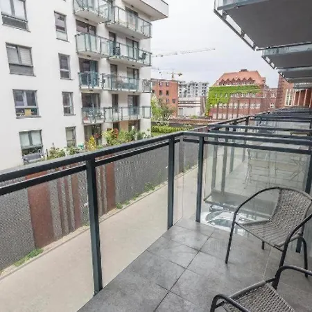 Urban Nest & Walowa Apartman Gdańsk